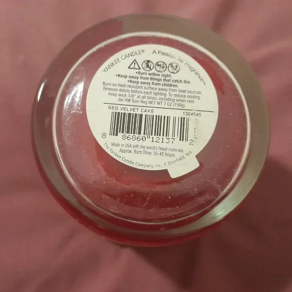 RARE Yankee Candle Red Velvet Cake - Picture 3 of 5